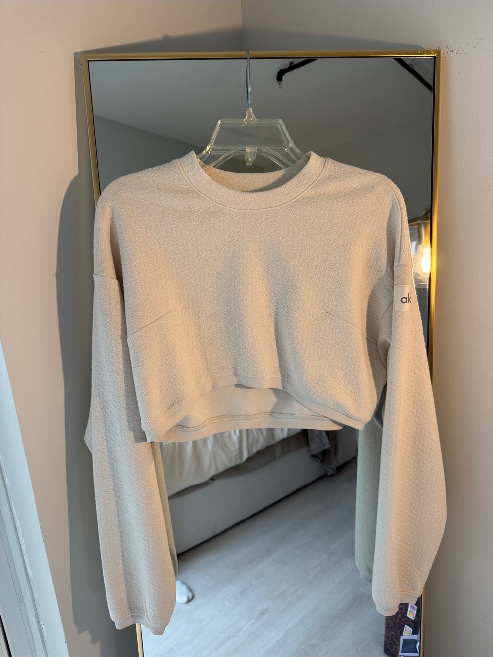 ALO Yoga Cropped Cream Textured Sweatshirt
